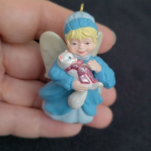 Vintage 1998 Hallmark Keepsake Ornament "Guardian Friend" - Picture 1 of 12